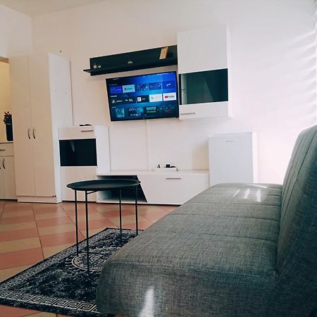 Easy Check In Apartments 021 Vladika Novi Sad Extérieur photo
